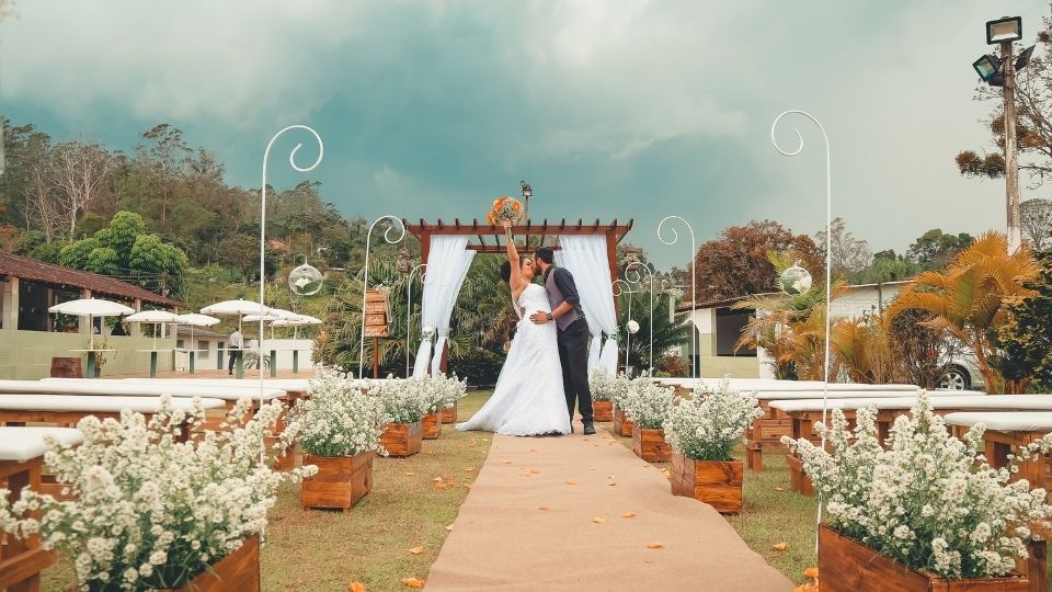 Newly Weds Kissing